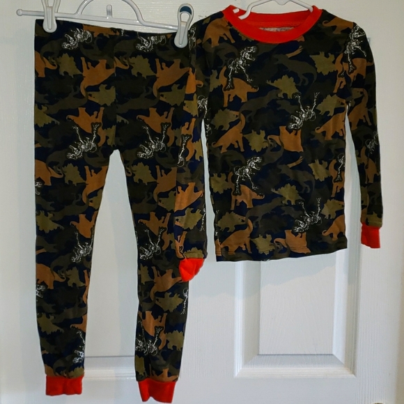 4 piece boys dinosaur pajama set NWOT - Picture 2 of 6